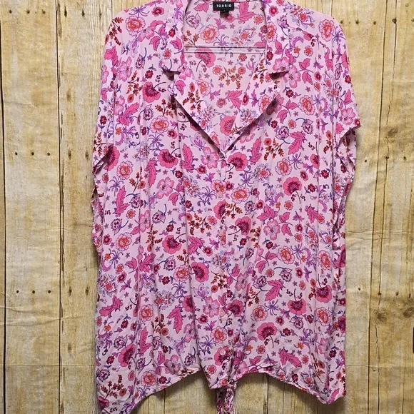 Torrid | Women | Top | Tie Front | Pink | Size 4 (Equiv 3x) - Picture 4 of 9